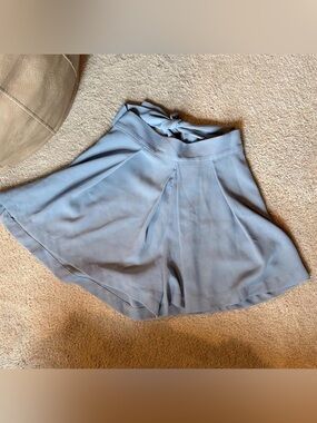 Light Blue Tie-Waist pleated short